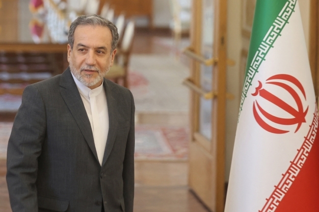 عراقجي: طهران ملتزمة بالحل الدبلوماسي بشأن الملف النووي