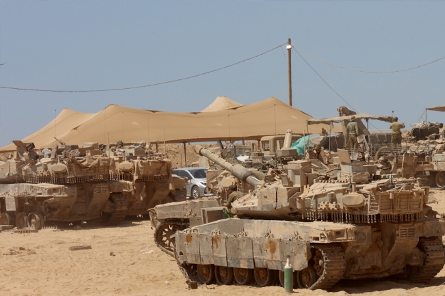 نتنياهو يراجع خطة «مدينة الخيام» وترامب يسعى لهدنة خلال أسبوع