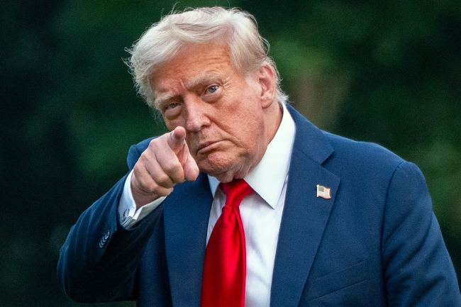 ترامب يسعى لفرض حد أدنى بنسبة 15 إلى 20% على سلع الاتحاد الأوروبي