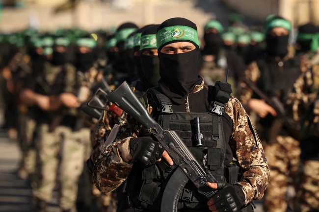 كتائب القسام تبث فيديو لرهينة إسرائيلي في غزة