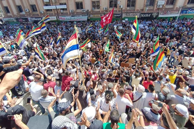 سورية: تظاهرات انفصالية بالسويداء واحتواء الحرائق باللاذقية وحماة