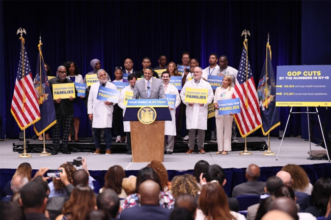 ترامب سيلغي الاقتراع بالبريد قبل التجديد النصفي