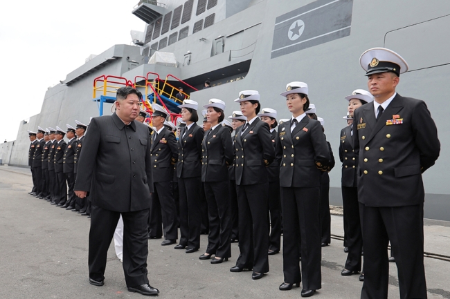 كيم يتهم واشنطن وسيول بالسعي للحرب ويدعو الجيش لتوسيع قدراته النووية