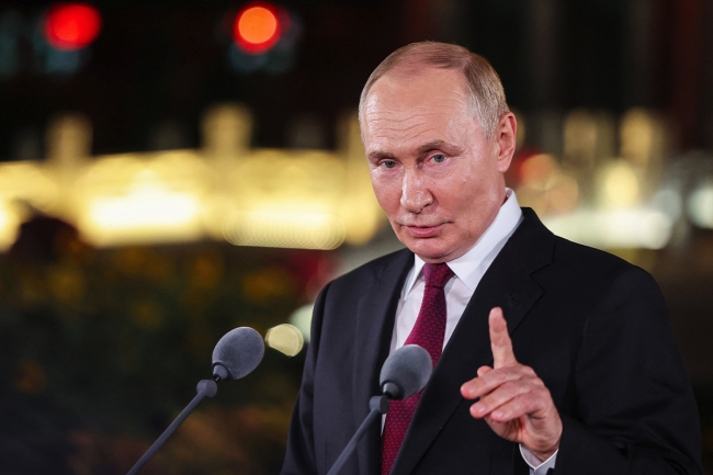 بوتين: زيارتي إلى الصين إيجابية.. ومستعد للقاء زيلينسكي في موسكو