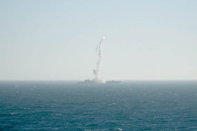 الجيش الروسي يستعرض بمواجهة «الناتو» وتأهب بولندي – روماني لتوسّع الحرب