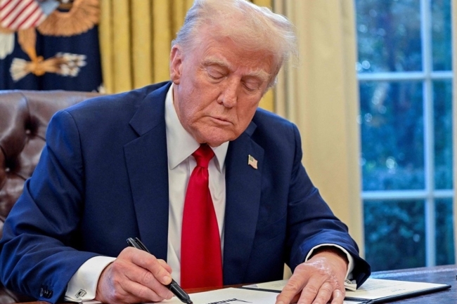 «بوليتيكو»: ترامب تعهد للزعماء العرب بأنه لن يدع إسرائيل تضم الضفة الغربية