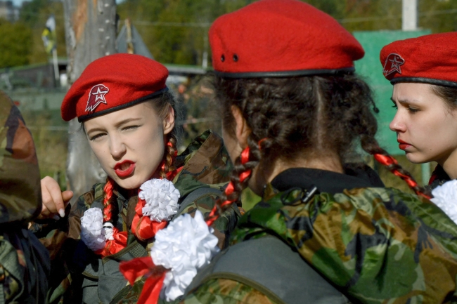 زيلينسكي يَعِد بالتنحي بعد الحرب والمسيّرات الروسية تختبر «الناتو»