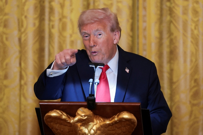 ترامب يوافق على عمليات سرية للـ«CIA» ضد فنزويلا.. ومادورو يأمر بتدريبات عسكرية