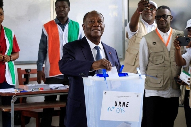 لجنة الانتخابات في كوت ديفوار تعلن فوز الرئيس واتارا بولاية جديدة