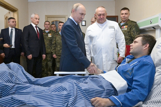 موسكو تختبر مسيّرة بحرية نووية… وواشنطن تقلص وجودها العسكري في «الجناح الشرقي»