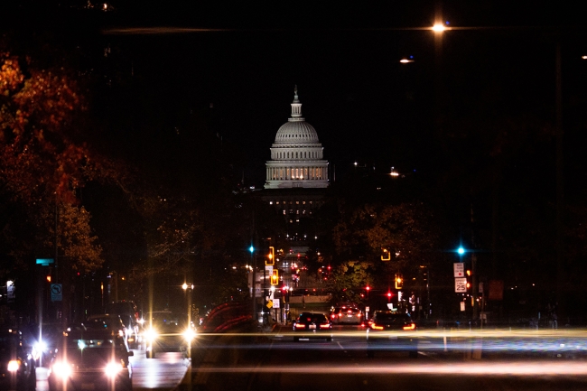 «الشيوخ الأميركي» يمرر مشروع قانون لإنهاء الإغلاق الحكومي بعد 41 يوماً