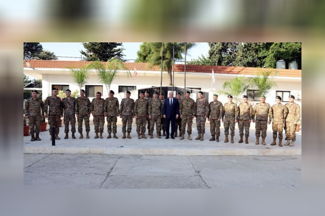 الرئيس اللبناني: الجيش ثابت في مواقفه والتزامه بالدفاع عن الكرامة الوطنية والسيادة