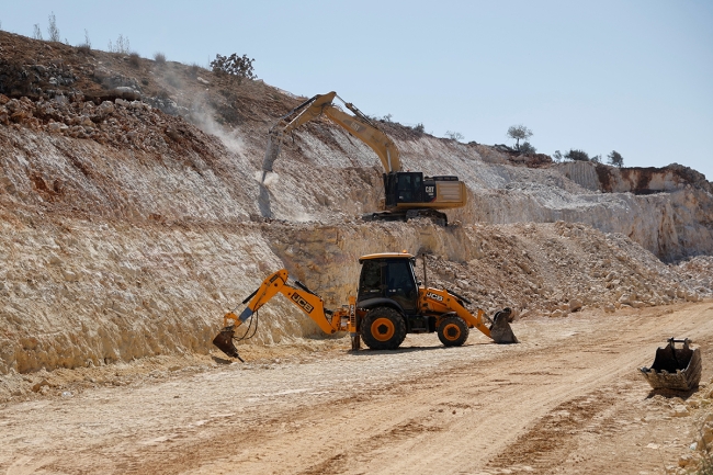 حكومة الاحتلال توافق على بناء 764 وحدة سكنية في 3 مستوطنات بالضفة