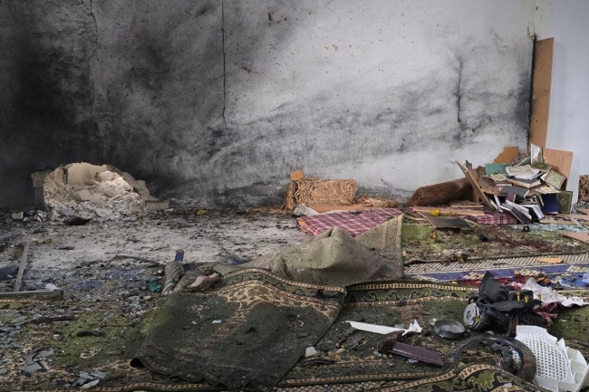 انفجار في مسجد بحمص.. وسورية تُدين: عمل إرهابي جبان