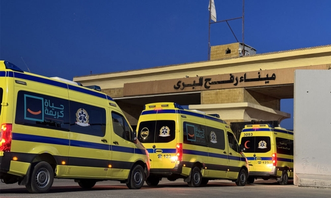 وصول الدفعة الأولي من المرضى إلى قطاع غزة عبر معبر رفح البري