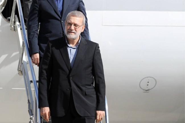 لاريجاني يصل إلى عُمان بعد أيام على جولة مفاوضات مع واشنطن