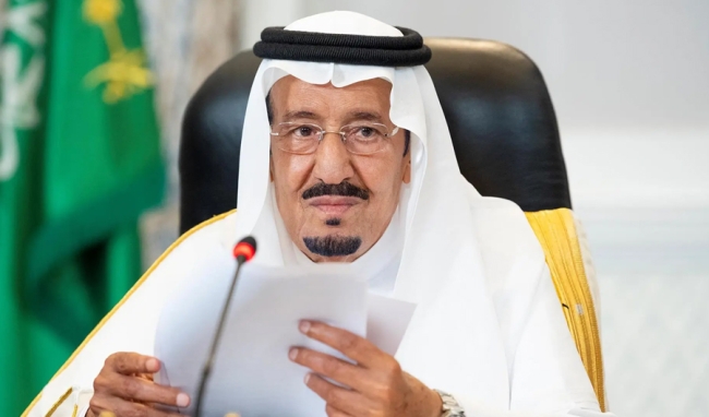 خادم الحرمين يوجه بصرف أكثر من 3 مليارات ريال معونة رمضان
