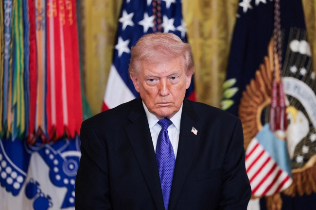 ترمب: الرد على استهداف سفارتنا بالرياض ومقتل جنودنا قادم قريباً