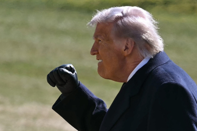 ترامب: ستتعرض إيران اليوم لضربة قوية للغاية