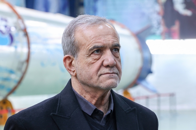 التلفزيون الإيراني: بزشكيان يتهم العدو بتحريف كلامه!