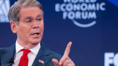 وزير الخزانة الأميركي: قد يمكن لتحالف دولي حماية السفن في مضيق هرمز