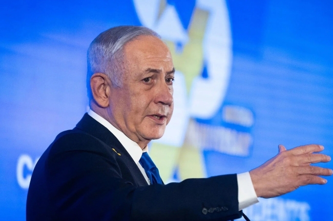 نتنياهو يُهدد بقتل المرشد الإيراني الجديد.. ويُعلن مقتل عالم نووي بارز وإصابة آخرين