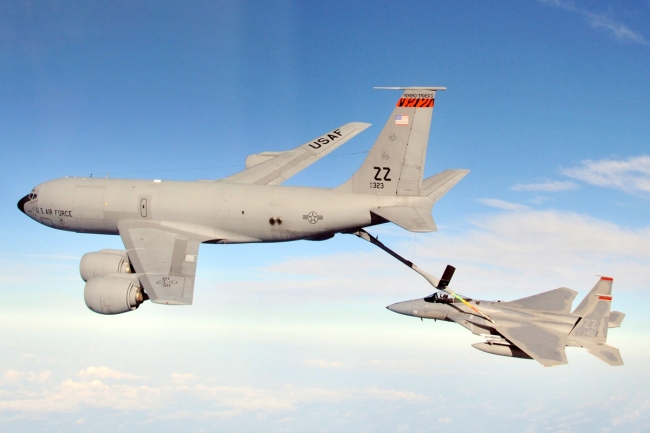 الجيش الأميركي يُعلن تحطم طائرة تزويد وقود في غرب العراق