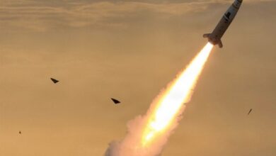 إيران تهدد باستهداف منشآت النفط وموانئ في المنطقة