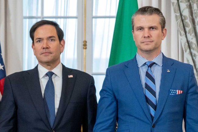 رصد مسيّرات فوق قاعدة عسكرية أميركية يقيم بها وزيرا الخارجية والحرب