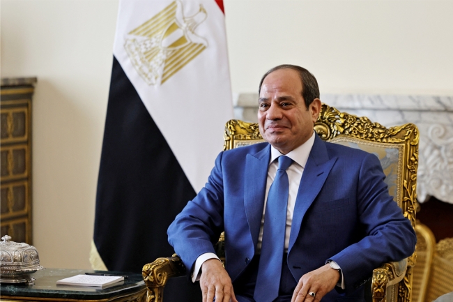 مجلس وزراء الداخلية العرب يمنح وسام الأمن العربي للرئيس المصري